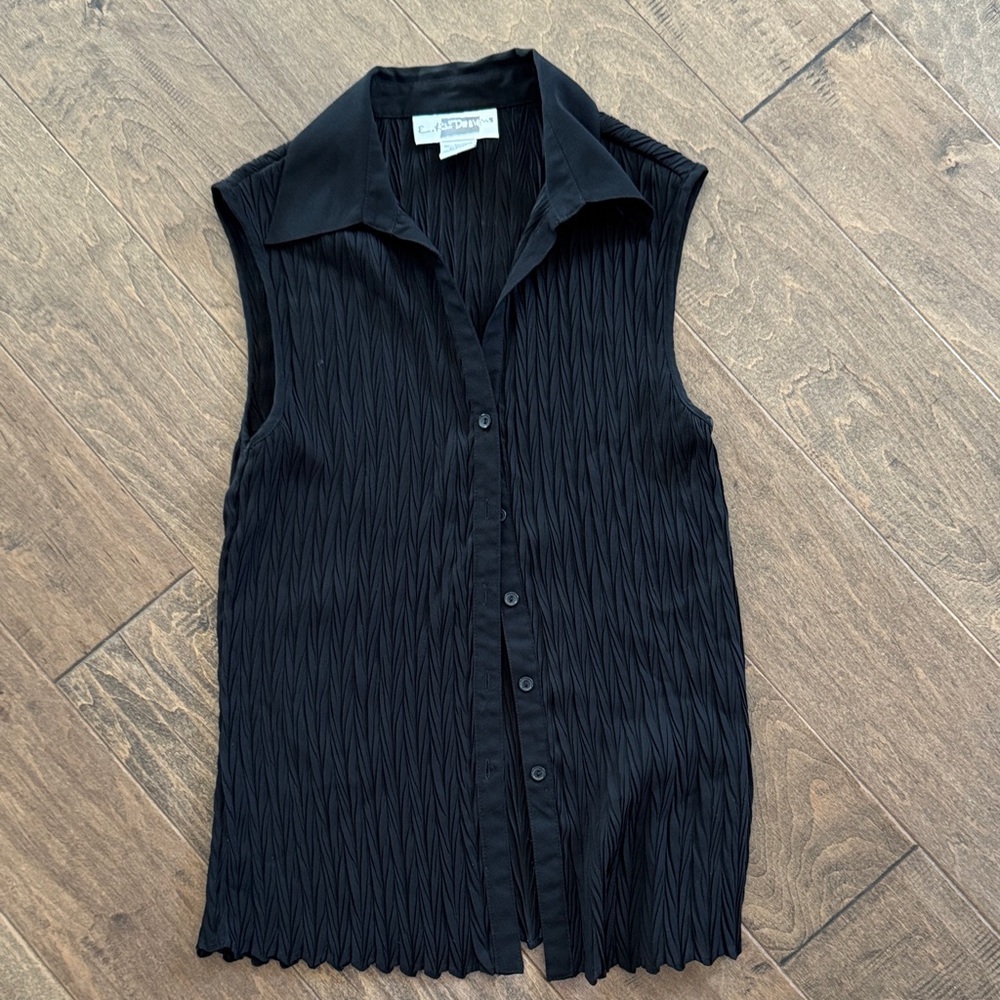 Elegant Black Sleeveless Button-Down Shirt
